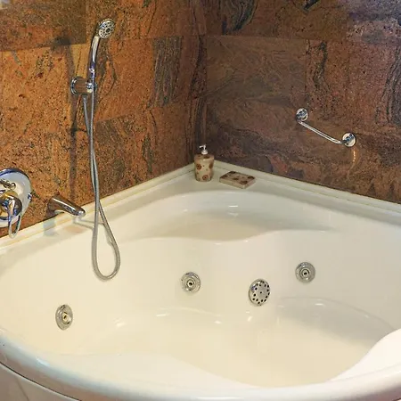 度假居 Amazing In W/ Outdoor Swimming Pool And 4 Bedrooms *