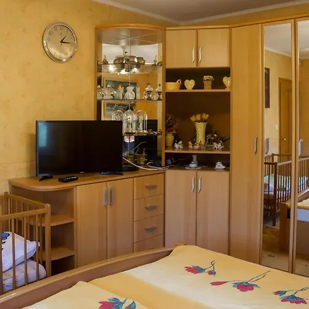 Amazing In W/ Outdoor Swimming Pool And 4 Bedrooms